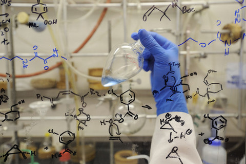 多肽药物“成绩”吸睛研发掣肘、出口承压隐忧显现
